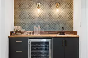 22261 Ybarra Rd, Woodland Hills, CA 91364 - Photo 23