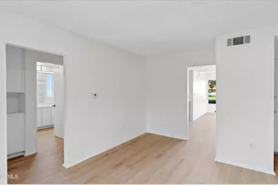 7202 Village 7, Camarillo, CA 93012 - Photo 9