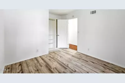 2082 Belgrave Court, Simi Valley, CA 93063 - Photo 39