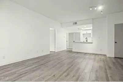 2065 Blackberry Circle, Oxnard, CA 93036 - Photo 7