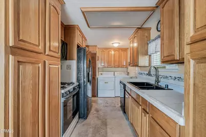 5 Robertson Way #5, Thousand Oaks, CA 91320 - Photo 9