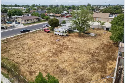 628 E 3rd Street, Bakersfield, CA 93307 - Photo 7