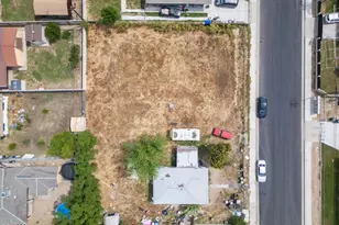628 E 3rd St, Bakersfield, CA 93307 - Photo 13