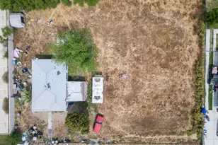628 E 3rd St, Bakersfield, CA 93307 - Photo 11