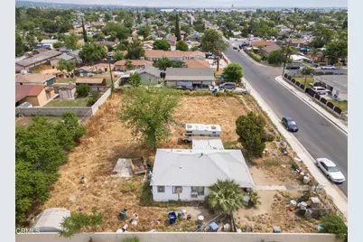 628 E 3rd Street, Bakersfield, CA 93307 - Photo 9