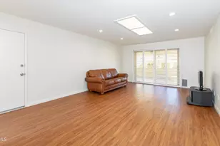 1106 Village 1 #-, Camarillo, CA 93012 - Photo 7