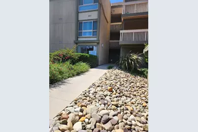324 Chestnut Hill Court #11, Thousand Oaks, CA 91360 - Photo 1