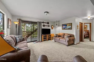 864 Nadelhorn Dr, Lake Arrowhead, CA 92352 - Photo 13