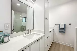 20930 Almazan Rd, Woodland Hills, CA 91364 - Photo 35