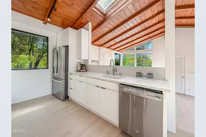 20930 Almazan Road, Woodland Hills, CA 91364 - Photo 7