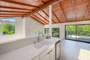 20930 Almazan Rd, Woodland Hills, CA 91364 - Photo 11