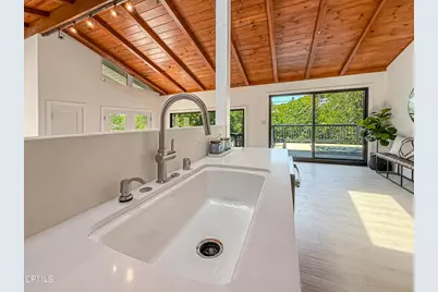 20930 Almazan Road, Woodland Hills, CA 91364 - Photo 13