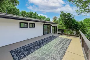 20930 Almazan Rd, Woodland Hills, CA 91364 - Photo 41