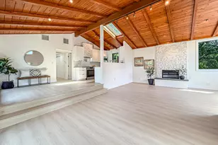 20930 Almazan Rd, Woodland Hills, CA 91364 - Photo 5
