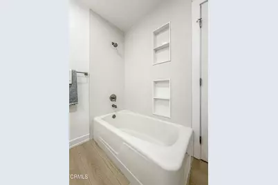 20930 Almazan Road, Woodland Hills, CA 91364 - Photo 29