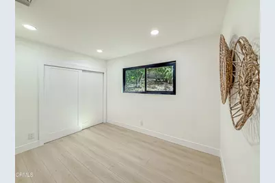 20930 Almazan Road, Woodland Hills, CA 91364 - Photo 25