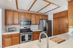 650 Ivywood Ln, Simi Valley, CA 93065 - Photo 15