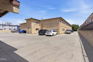 9051 Cedros Ave, Panorama City, CA 91402 - Photo 23