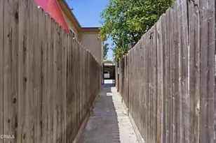 9051 Cedros Ave, Panorama City, CA 91402 - Photo 21
