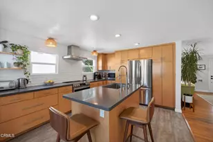 1681 San Nicholas St, Ventura, CA 93001 - Photo 3