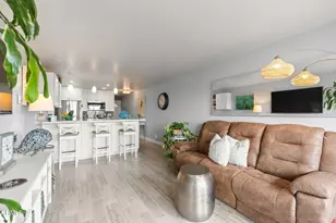 275 E Surfside Dr, Port Hueneme, CA 93041 - Photo 17