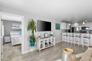 275 E Surfside Dr, Port Hueneme, CA 93041 - Photo 9