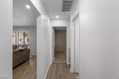 39107 Village 39, Camarillo, CA 93012 - Photo 17