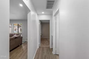 39107 Village 39, Camarillo, CA 93012 - Photo 17