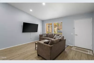 39107 Village 39, Camarillo, CA 93012 - Photo 7