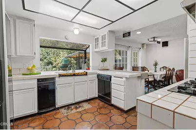 790 N Valley Drive, Westlake Village, CA 91362 - Photo 13