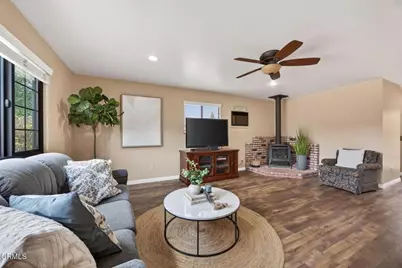 245 E Oak View Avenue, Oak View, CA 93022 - Photo 21