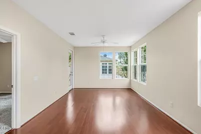 990 Holiday Avenue, Ventura, CA 93003 - Photo 9