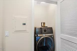 990 Holiday Ave, Ventura, CA 93003 - Photo 21