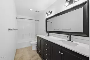 27030 Victoria Ln, Valencia, CA 91355 - Photo 17