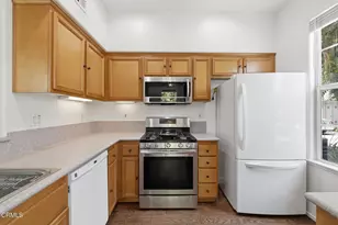 27030 Victoria Ln, Valencia, CA 91355 - Photo 3