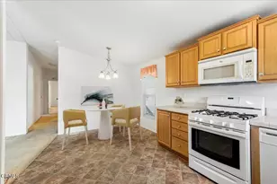 88 Hackberry Dr, Ventura, CA 93001 - Photo 3