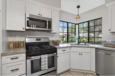 3720 Via Pacifica Walk, Oxnard, CA 93035 - Photo 13