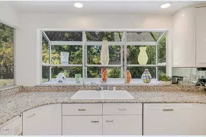 31817 Tynebourne Court, Westlake Village, CA 91361 - Photo 17