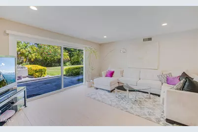 31817 Tynebourne Court, Westlake Village, CA 91361 - Photo 19