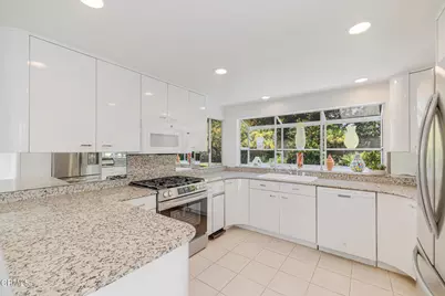31817 Tynebourne Court, Westlake Village, CA 91361 - Photo 15