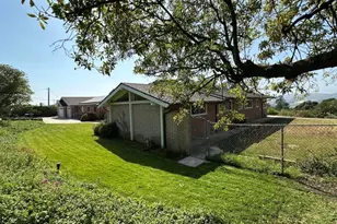 569 Valley Vista Dr, Camarillo, CA 93010 - Photo 3