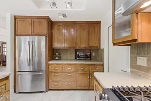 8012 Wimbley Way, Bakersfield, CA 93311 - Photo 19