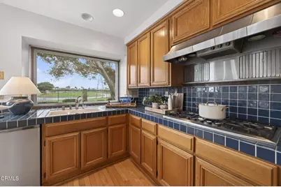 2220 Pebble Beach Trail, Oxnard, CA 93036 - Photo 15