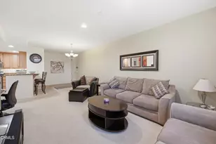 243 Riverdale Ct, Camarillo, CA 93012 - Photo 3