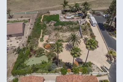 833 W Highland Drive, Camarillo, CA 93010 - Photo 27