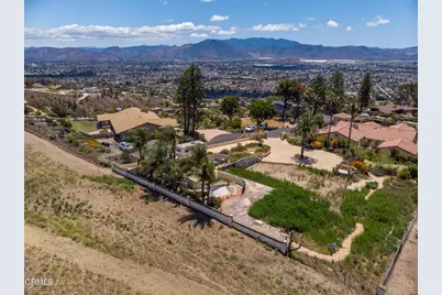 833 W Highland Drive, Camarillo, CA 93010 - Photo 23