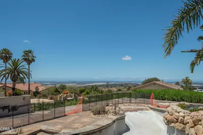 833 W Highland Drive, Camarillo, CA 93010 - Photo 11