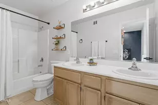 27072 Victoria Ln, Valencia, CA 91355 - Photo 13