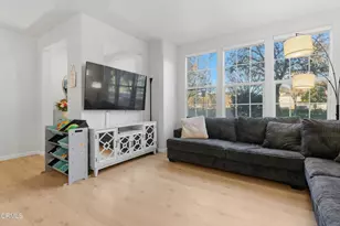 27072 Victoria Ln, Valencia, CA 91355 - Photo 7