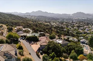453 Kathleen Dr, Newbury Park, CA 91320 - Photo 53